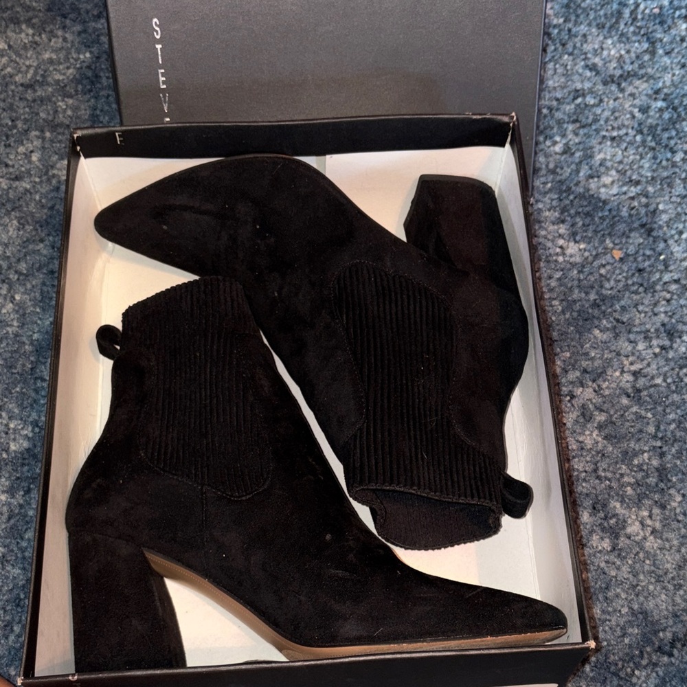 Steve Madden Black Heeled Boots size 8.5